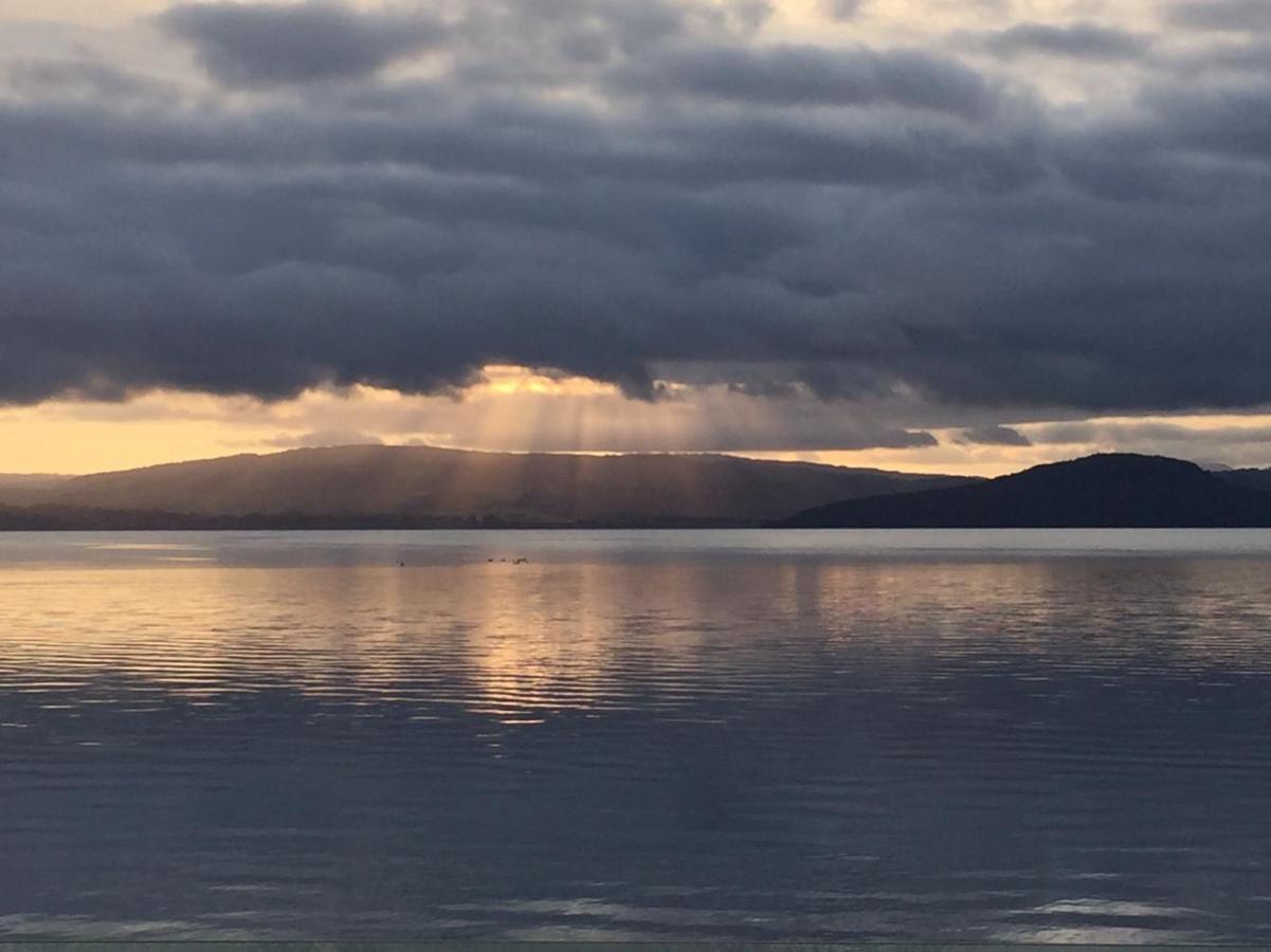 Tranquility Lakefront Rotorua Buitenkant foto
